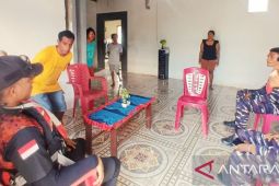 Tiga warga Aru dievakuasi tim SAR di Perairan Pulau Fatujuring