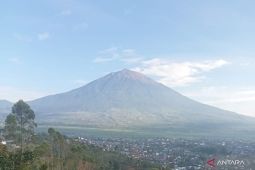 Gunung Kerinci aman, aktivitas didominasi gempa permukaan