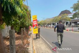 Pemkot Bengkulu tertibkan ratusan reklame di ruang publik
