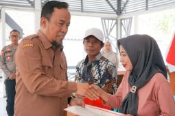 Pemkab Magetan serahkan 80 sertifikat tanah PTSL kepada warga