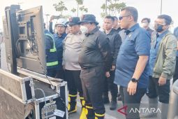 Polda Kalsel dinginkan suhu gambut terbakar capai 400 derajat celsius di area sekitar bandara