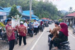 Pemerintah Kecamatan Panyabungan Timur bagikan masker kepada warga