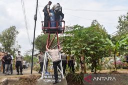 Polres Ciamis lakukan pipanisasi bantu warga yang kesulitan air bersih