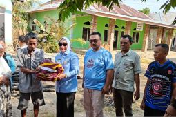 Wabup Gorontalo Utara salurkan bantuan bagi warga terdampak kebakaran