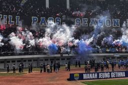 (VIDEO) GBLA dipenuhi bobotoh Persib saat latihan Maung Bandung