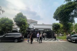 KPK geledah rumah anggota Polri dalam pengembangan kasus Bupati Bekasi nonaktif