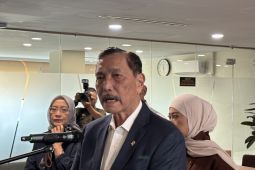 Luhut pastikan 50 juta warga miskin masuk sistem perlinsos digital