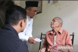 500 fakir uzur dan lansia di Banda Aceh peroleh dana zakat