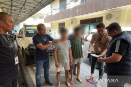Polrestabes Medan tangkap dua pengedar sabu yang kabur lewat atap rumah