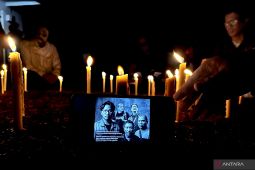 Jurnalis Bandung menggelar doa bersama untuk wartawan hilang kontak di kawasan Anak Krakatau