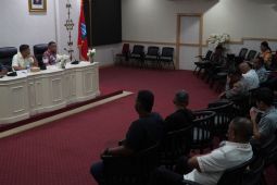 Pemkot Ambon minta pengusaha truk gandeng patuhi jam operasional