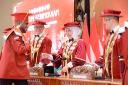 Khofifah tekankan persatuan mahasiswa AMN menuju Indonesia emas