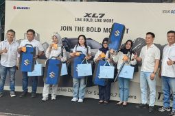 Suzuki serahkan XL7 terbaru pada pelanggan awal di Piana Cafe, siap temani keluarga