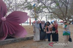 Warga tak rasakan gempa, Wisatawan tetap berdatangan ke Pulau Untung Jawa
