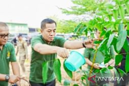 Tradisi karangan bunga Hari Jadi Karawang diganti jadi bibit pohon