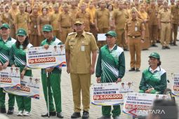 Gubernur Sumut serahkan tali asih 12 atlet legendaris internasional