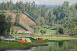 Aktivitas wisata di Ranu Regulo tak terdampak kebakaran Bromo