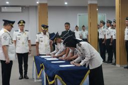 Kanwil Imigrasi Banten lantik pejabat fungsional dan angkat CPNS