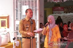 Pastikan tepat sasaran, Wali Kota Tanjungbalai pantau penyaluran bantuan pangan