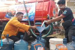 BPBD salurkan 4.000 liter air bantu warga Bacang Pangkalpinang