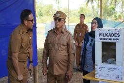Bupati Kotabaru tinjau Pilkades serentak