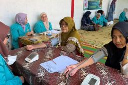 UMS perkuat literasi kesehatan masyarakat lewat edukasi obat antinyeri dan bahan alam