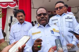 Pemkab Nabire verifikasi penerima beasiswa melalui Kepala Distrik