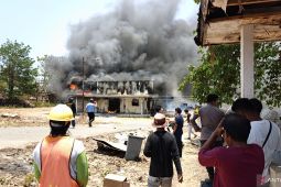 Gedung RS Bergerak RSUD Zainal Umar Sidiki Gorontalo Utara terbakar