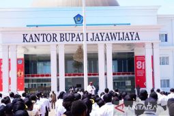 Bupati Jayawijaya ingatkan 820 CASN bijak kelola keuangan
