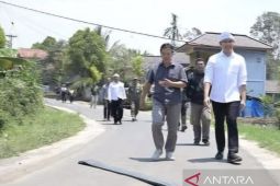 Pemkab Cianjur perbaiki jalan untuk memperkuat konektivitas antar wilayah