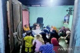 Tiga penambang tewas tertimbun longsor di bantaran Sungai Batang Gadis