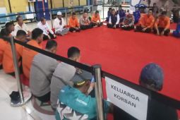 Polsek KPL Banjarmasin doa bersama kuatkan keluarga korban KM Virgo Transport 8