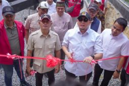 Bupati Solok Bersama Wakil Ketua Komisi VI DPR RI Resmikan Tower BTS di Nagari Sulit Air
