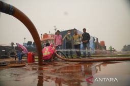 Lima juta liter air tawar tiba di Kota Pontianak perkuat pasokan bagi warga