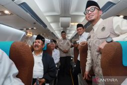 Kemenhaj upayakan biaya penerbangan haji turun agar bisa tekan BPIH