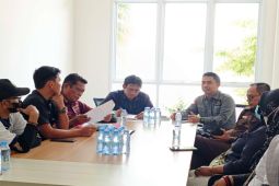 Aktivis datangi Kejati Kalsel soroti tuntutan ringan perkara dugaan mafia tanah