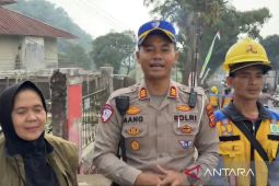 Polres-DLH Cianjur lakukan mitigasi pohon rawan tumbang