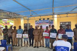 Pemkot Sorong beri bantuan greenhouse hidroponik untuk petani OAP