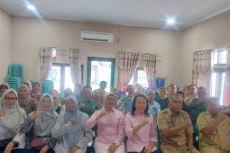 Vina Cristyn Ferani dan Yola Junita serap aspirasi masyarakat Kelurahan Kota
