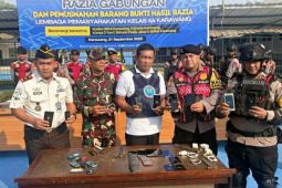 Lapas Karawang musnahkan sejumlah barang terlarang hasil sitaan kegiatan penggeledahan