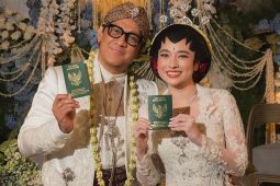 Andre Taulany bagikan momen akad dengan Amanda Rigby