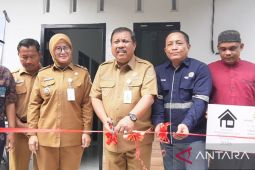 Wali Kota Pangkalpinang serahkan rumah layak huni