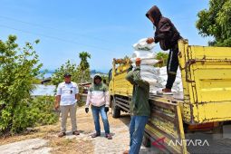 Bulog tuntaskan penyaluran beras bantuan pangan 410,76 ton untuk penerima di Fakfak