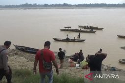 Polisi di Jambi bubarkan perburuan benda antik di Sungai Batanghari