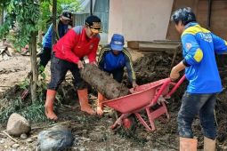 Personel Tagana Sawahlunto turun bantu pemulihan bencana galodo di Kabupaten Solok