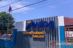 Bulog Cianjur mencatat bantuan pangan sudah disalurkan 100 persen