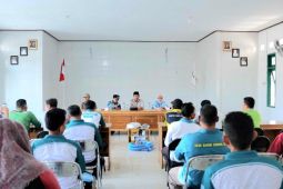 Serahkan alat pemadam ke desa, Bupati Sukamara ingatkan penanganan harus cepat