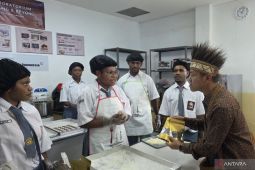 Wamendikdasmen Fajar Riza Ul Haq tanamkan semangat kepemimpinan siswa Papua