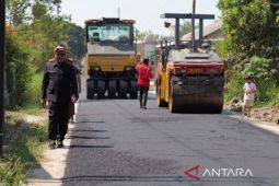 Bupati Temanggung cek pengaspalan Jalan Medari