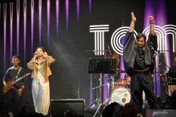 Tampil perdana di Pestapora, Tompi duet dengan sang putri Ayesha